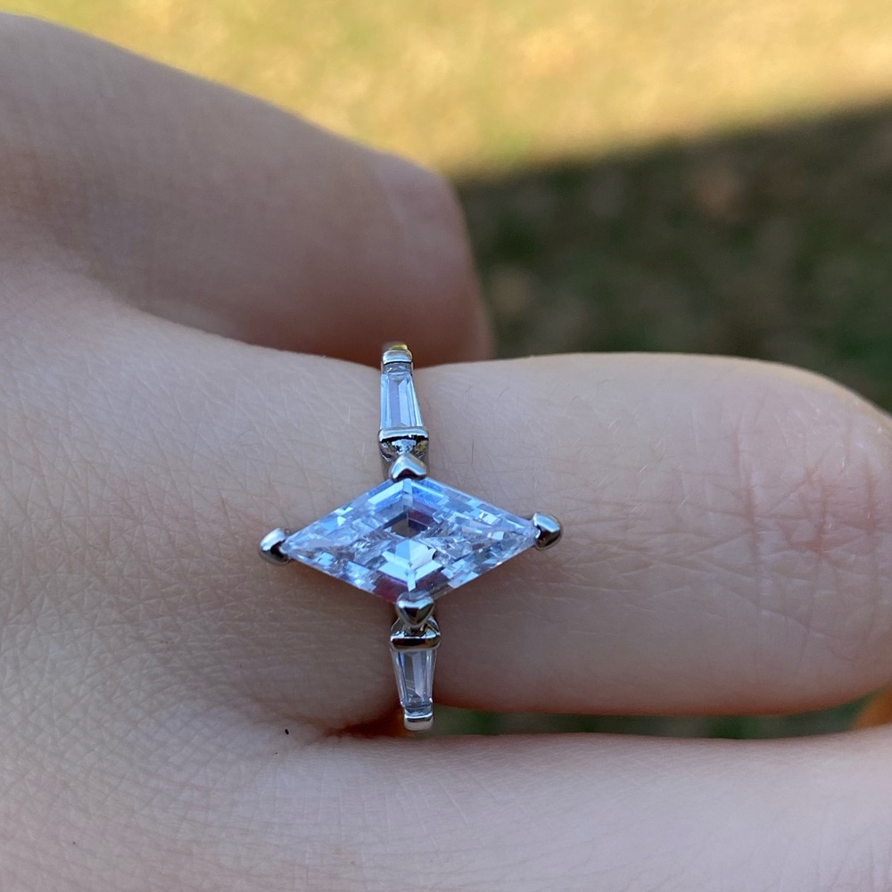 NWT Silver 925 Creative Moissanite Gemstone ring - Picture 10 of 10